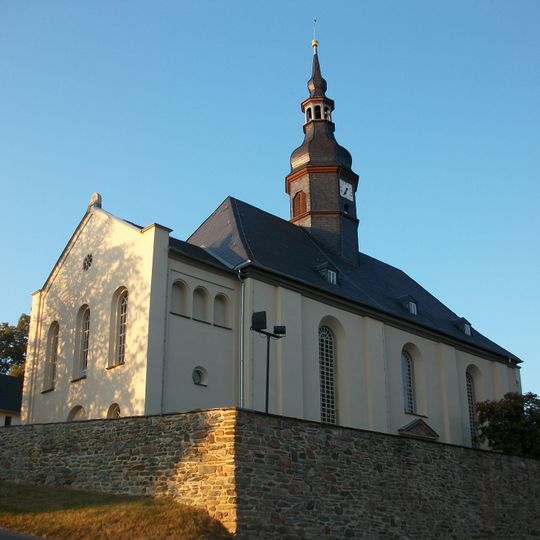 Einzeldenkmale der Sachgesamtheit Peter-Paul-Kirche Vielau: Kirche, Denkmal für die Gefallenen des 1. Weltkrieges, Aufbahrungshalle und Einfriedung des Kirchhofs Kirchplatz 1