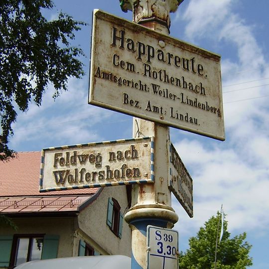 Wegweisersäule Happareute 139 in Röthenbach im Allgäu