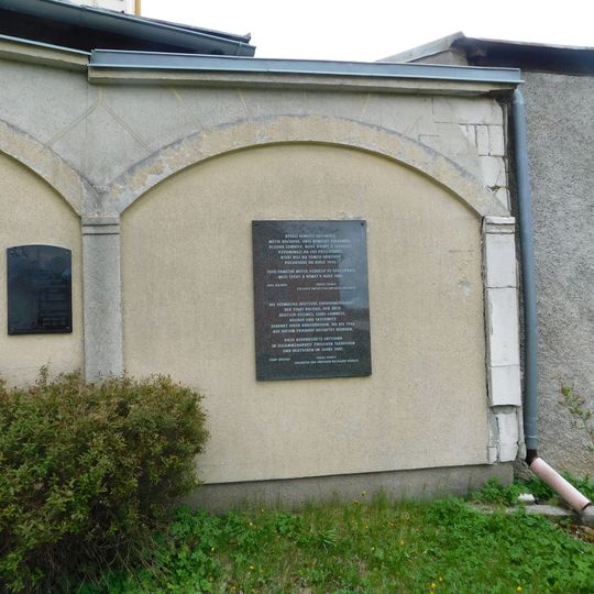 Pamětní deska německým obyvatelům Bochova