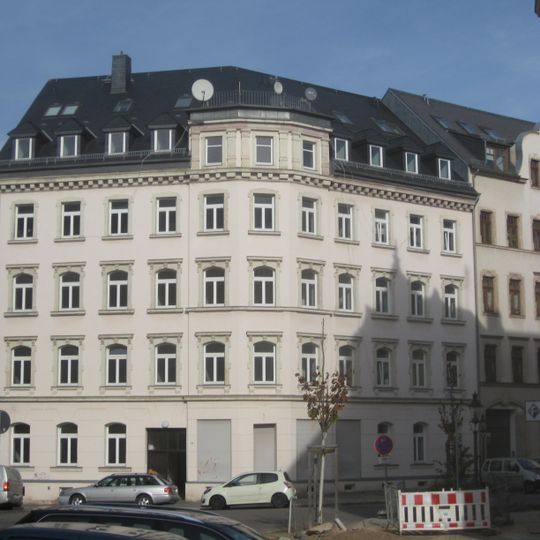 Mietshaus in ehemals geschlossener Bebauung in Ecklage Peterstraße 37
