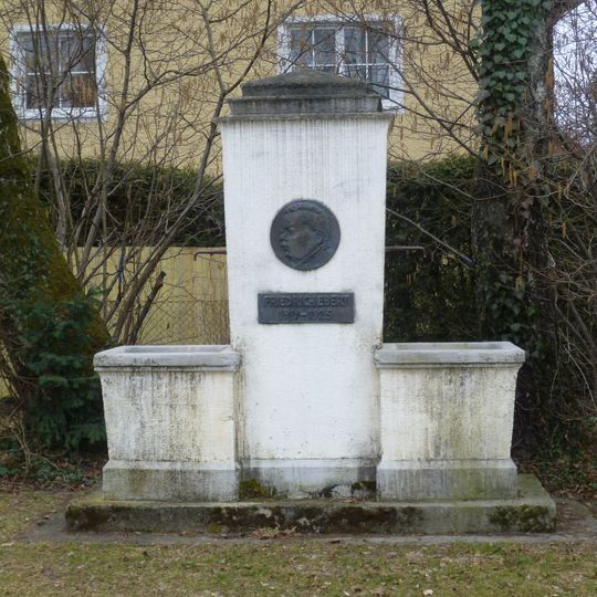 Friedrich-Ebert-Brunnen