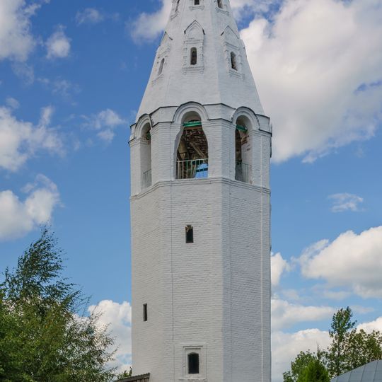 Holy Trinity church, Lukh