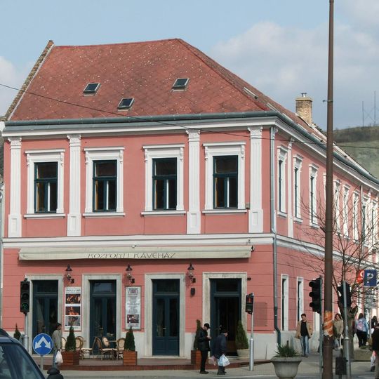 Központi Kávéház