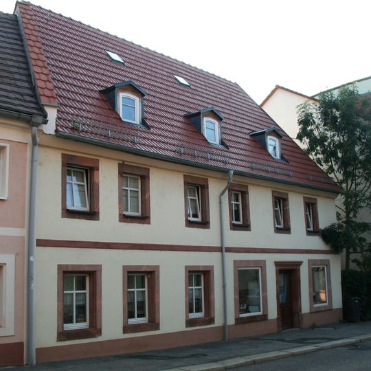 Wohnhaus in geschlossener Bebauung