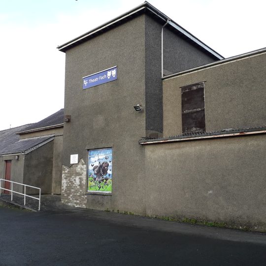 Theatr Fach Llangefni