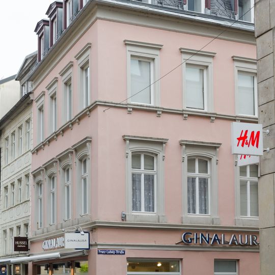 Wohn- und Geschäftshaus