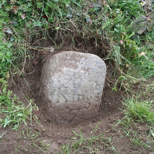 Milestone, Marridge Cross, by entrance to Marridge Farm