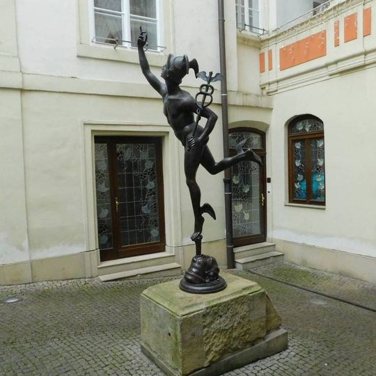 Socha Merkura na dvoře domu U Železných dveří v Praze