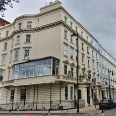 76-108, St George's Square Sw1