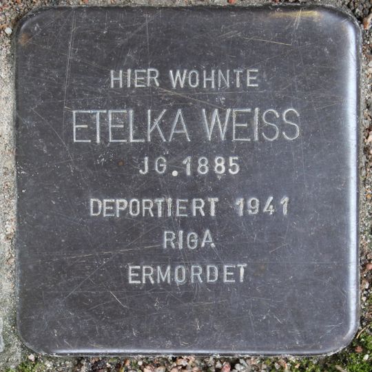 Stolperstein en memoria de Etelka Weisz