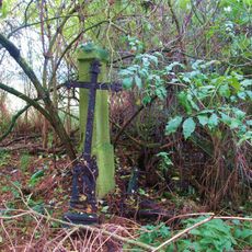 Kříž jižně od Malonic u polní cesty