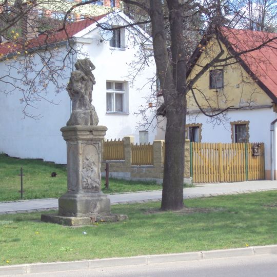 Sousoší svatého Jana Křtitele s Ježíšem na Tyršově náměstí v Mimoni