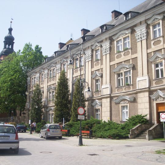 Dom gościnno – kuracyjny tzw. Długi Dom, ob budynek administracyjny Uzdrowiska Cieplice