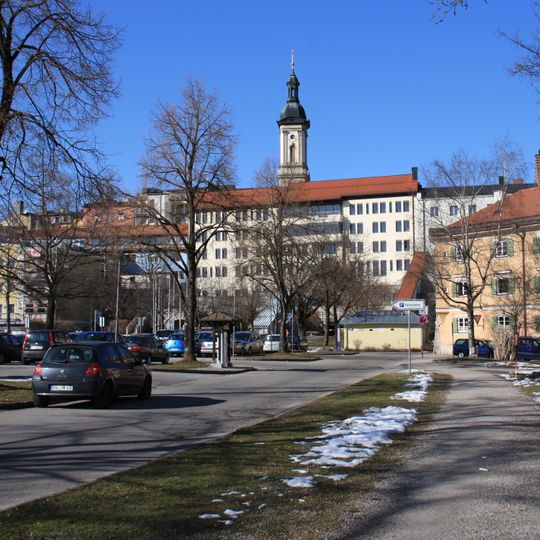 Ensemble Karl-Theodor-Platz
