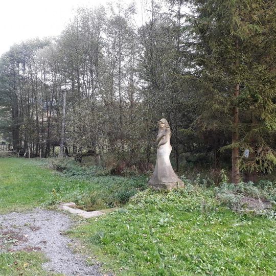 Socha severně od Nečtin u studánky U svaté Anny