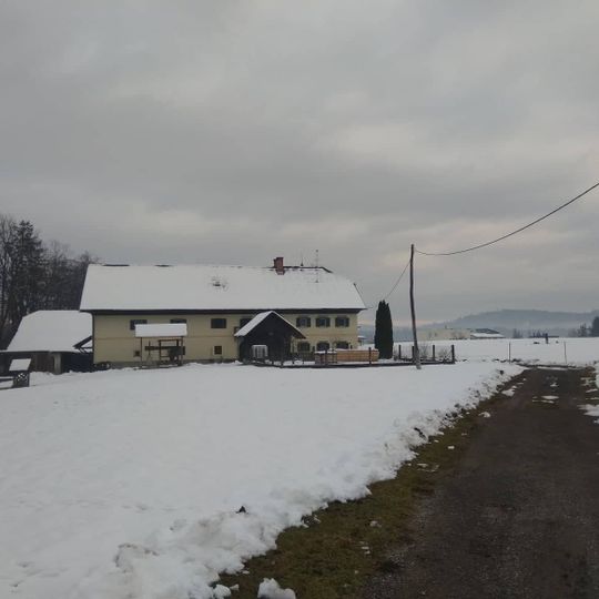 Lokarje 28 Homestead