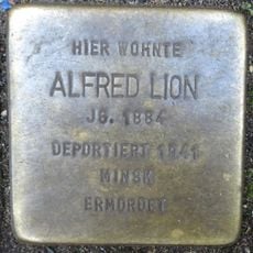 Stolperstein en memoria de Alfred Lion