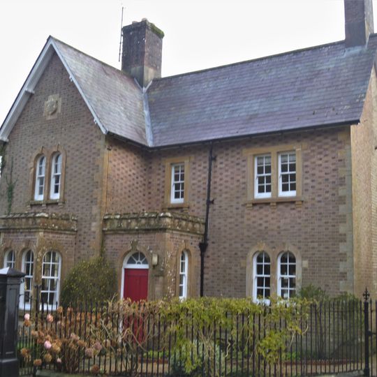 No 7, Including Detached Outbuilding At Rear