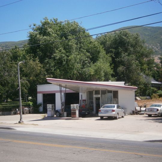 Ron's Phillips 66 Service Station