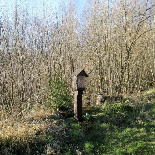 Boží muka v lese západně od Vlčkovic