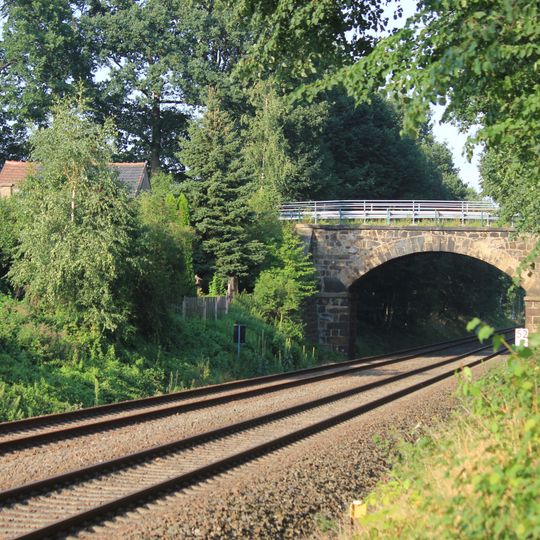 Straßenbrücke über die Bahnstrecke Görlitz–Dresden