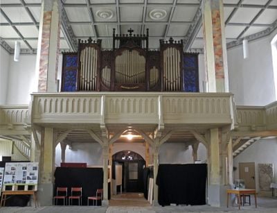 Interior 0