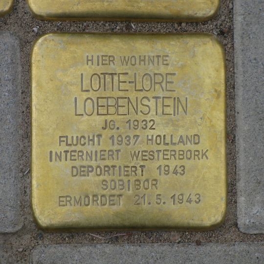 Stolperstein em memória de Lotte-Lore Loebenstein