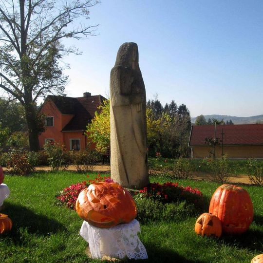 Socha v Nepomuku v Husově ulici