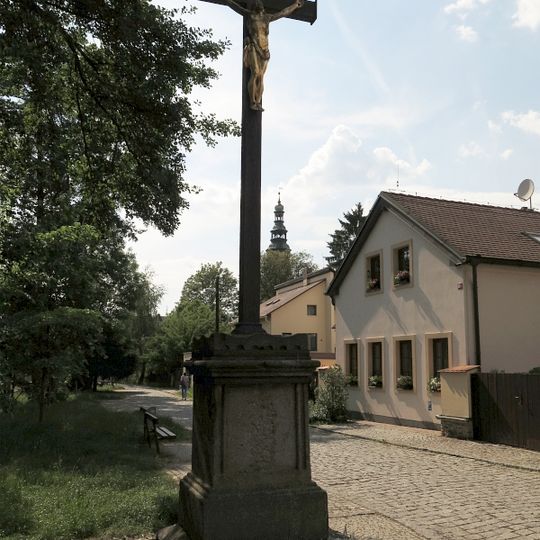 Kříž v Domažlicích v Břetislavově ulici