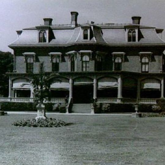 Beaulieu House, Newport