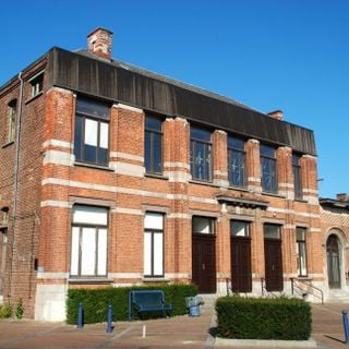 Foyer populaire de Court-Saint-Étienne