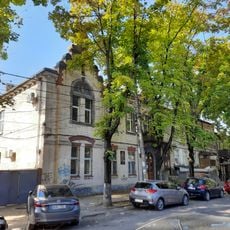 House, Alexei Șciusev, 35