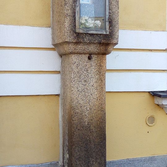 Column shrine