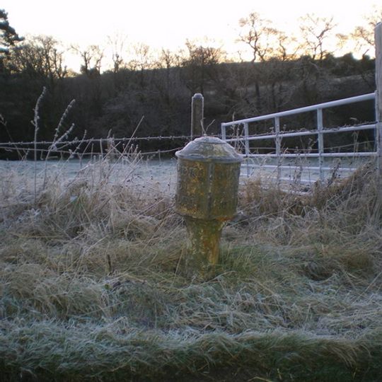 Milepost, near Upper Hulme