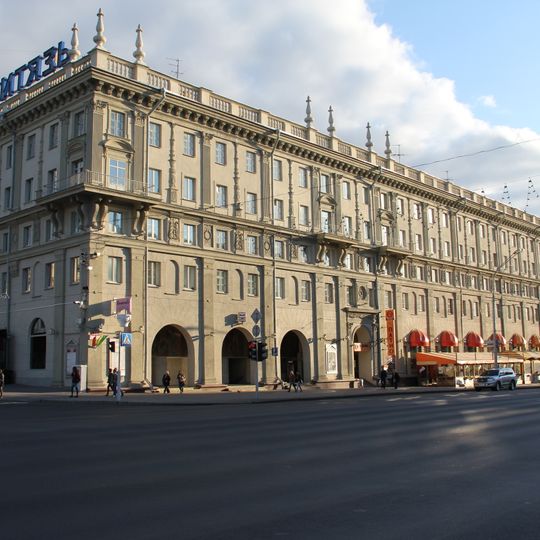 Niezaliežnasci Avenue 22, Minsk