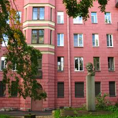 Serdobolskaya, 1a - Lenin Museum