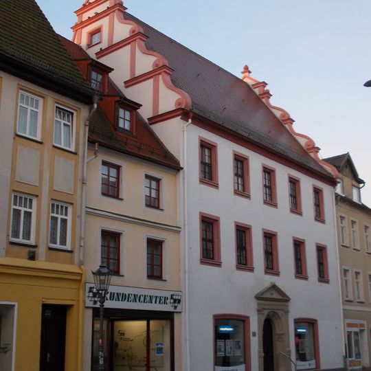 Wohnhaus in geschlossener Bebauung Breite Straße 18