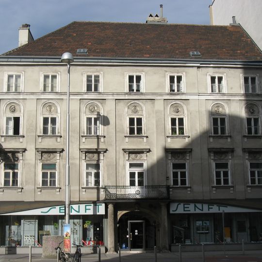 Miethaus, Bei den Schmiedten