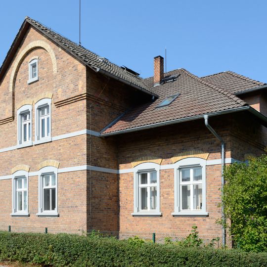 Pfarrhaus und Schrotholzscheune Paul-Schneider-Weg 74