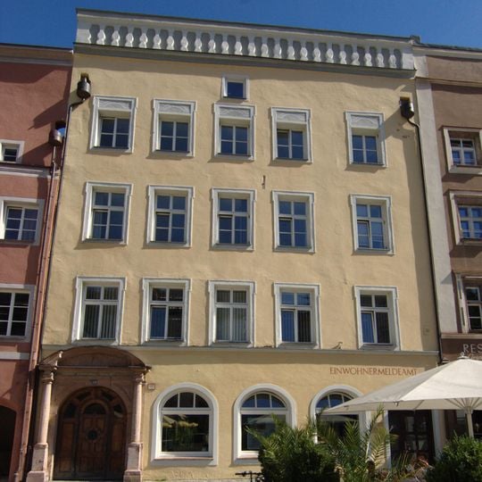 Ehemaliges Stadthaus verschiedener Adelsfamilien