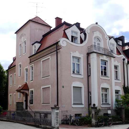 Malerische Villa