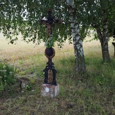 Kříž jihozápadně od Vinařic