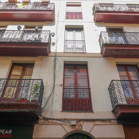 Víctor Chávarri 16 etxea