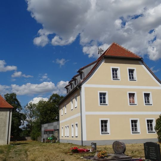Ehemaliges Pfarrhaus Dorfstraße 1