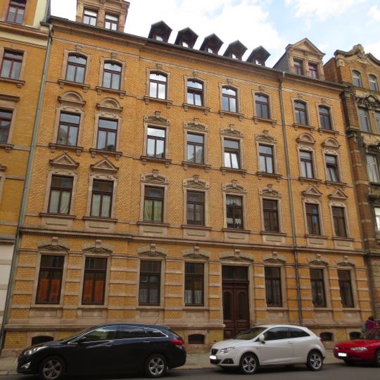 Mietshaus in geschlossener Bebauung Agnesstraße 2