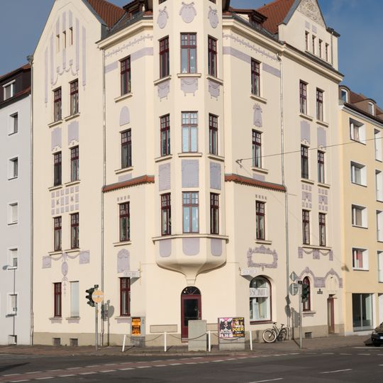 Wohn- und Geschäftshaus