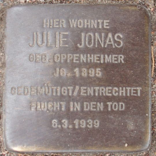Stolperstein en memoria de Julie Jonas