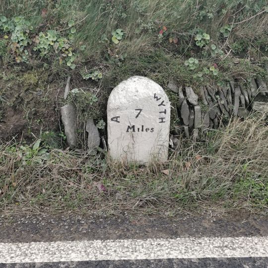 Milestone on A487
