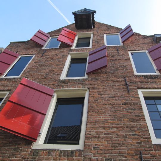 Pand waarin huiskapel onder houten tongewelf met beschildering