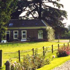 Bingerden: oranjerie annex dienstwoning